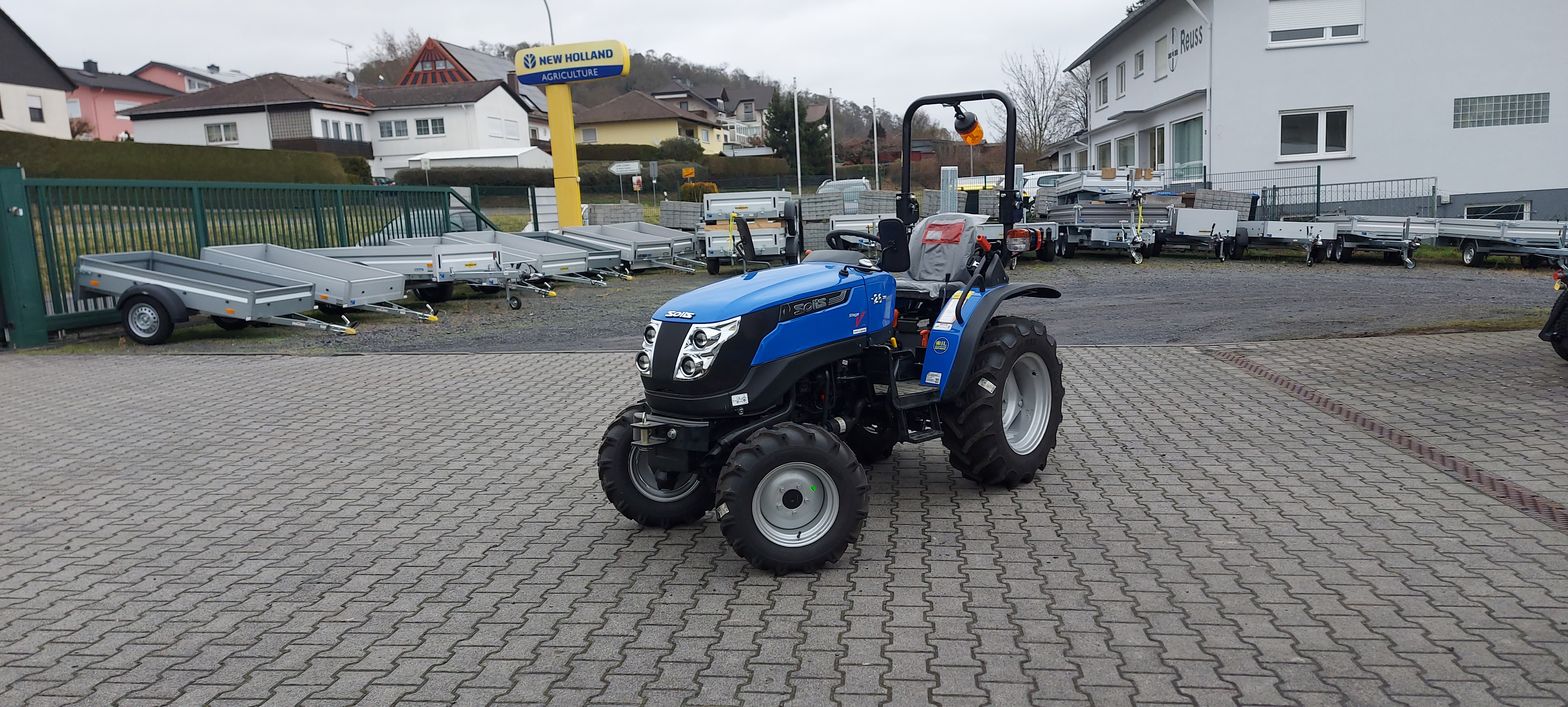 Kompakt-Traktor Solis 26