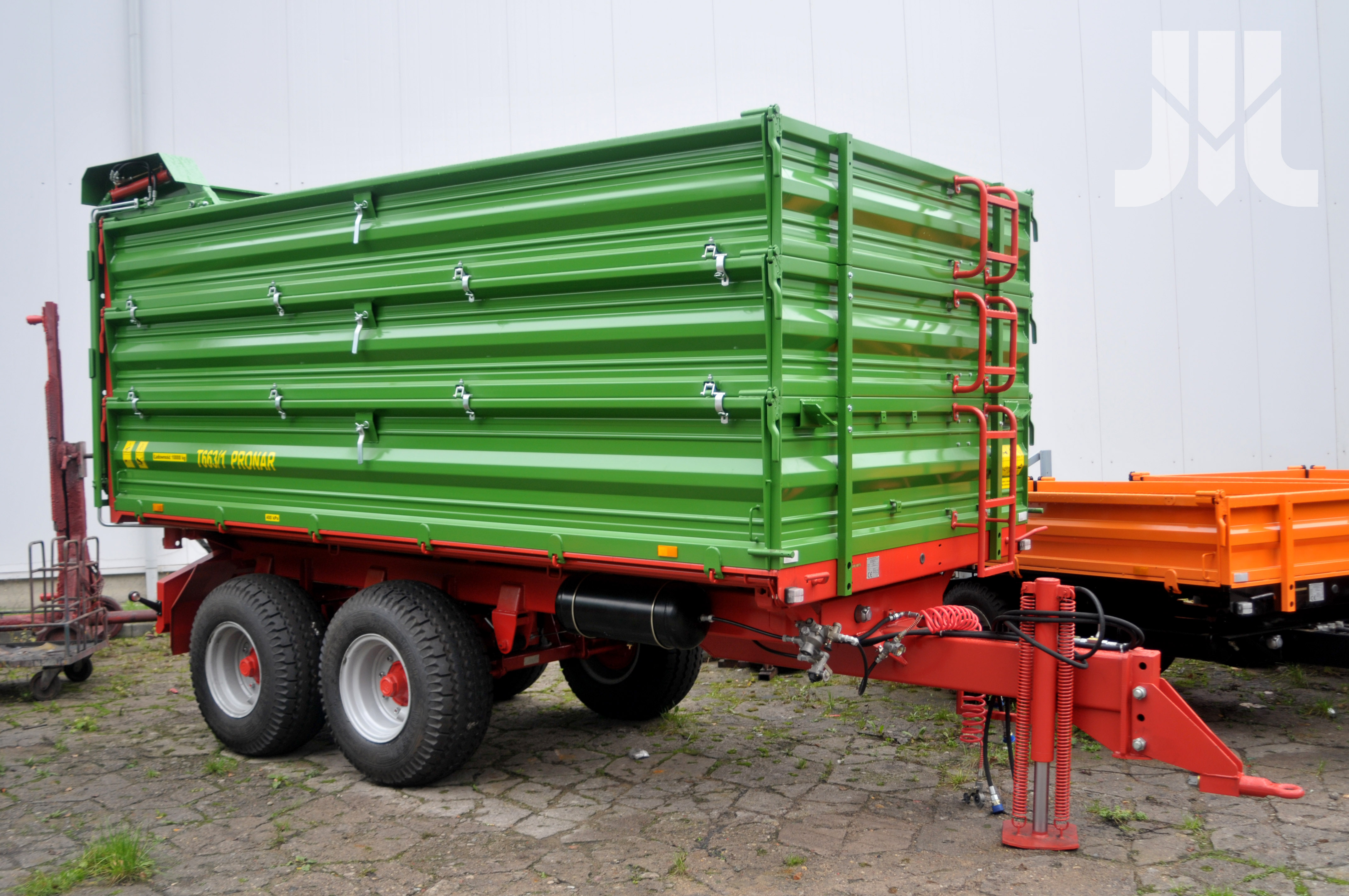 Anhänger PRONAR T663/1 und T663/1 SILO